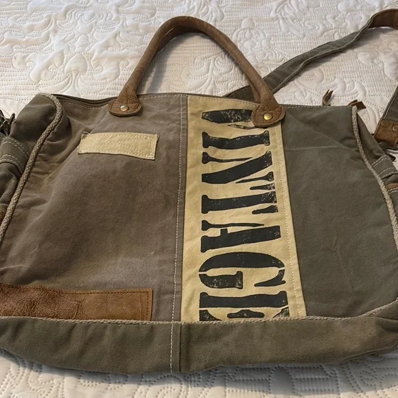 Unisex Vintage Canvas Tote Bag - Army Green and Tan - Picture 1 of 8